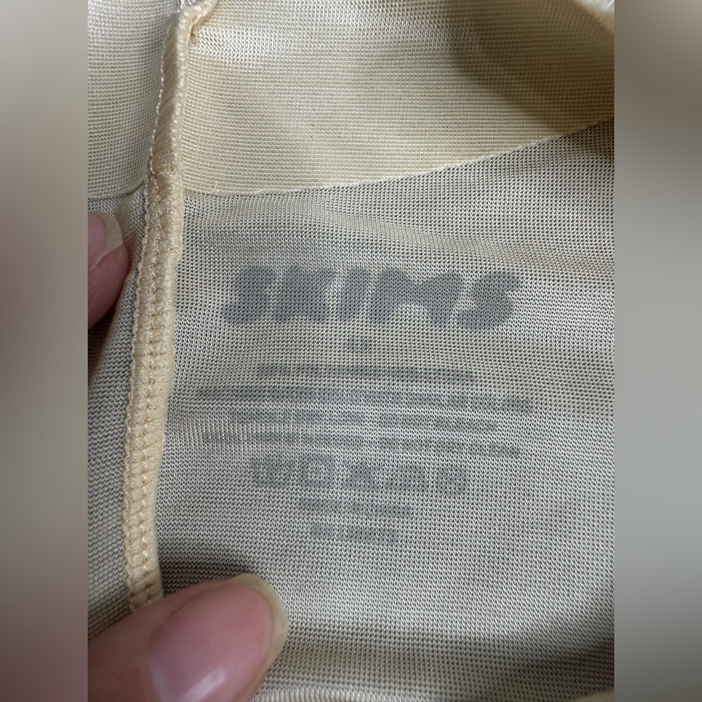SKIMS Low Back Shapewear Shorts - Picture 3 of 4